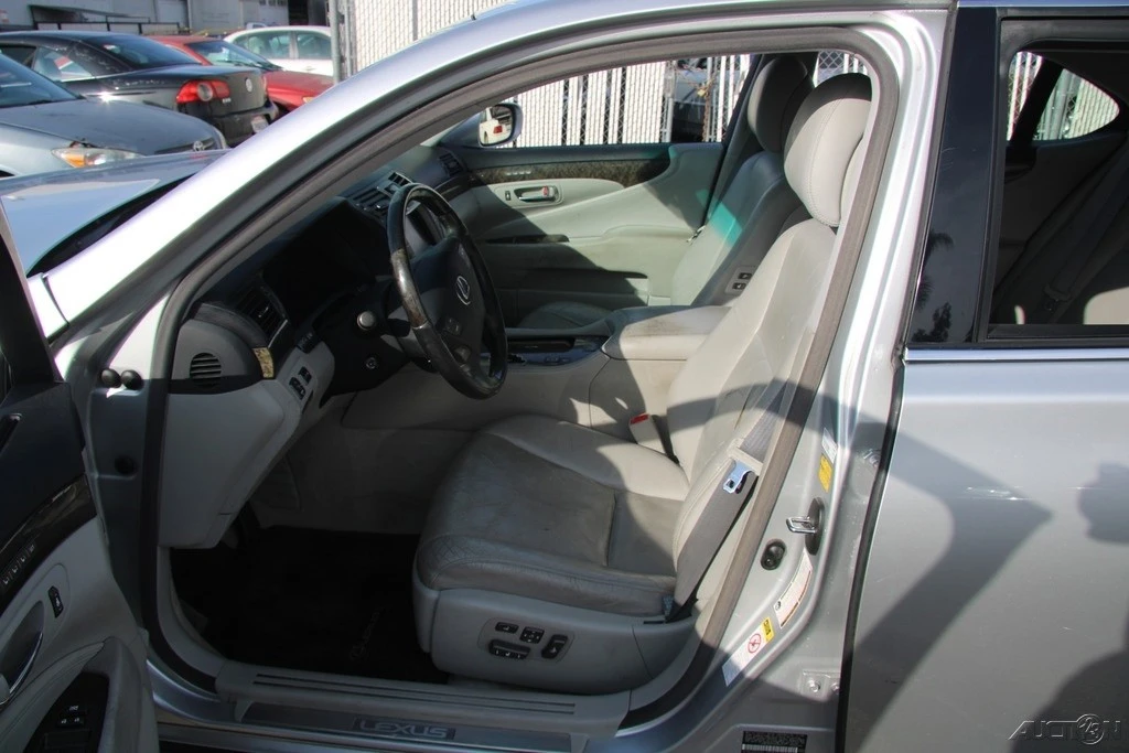 2010 Lexus LS 4th Gen - Image 14 of 21