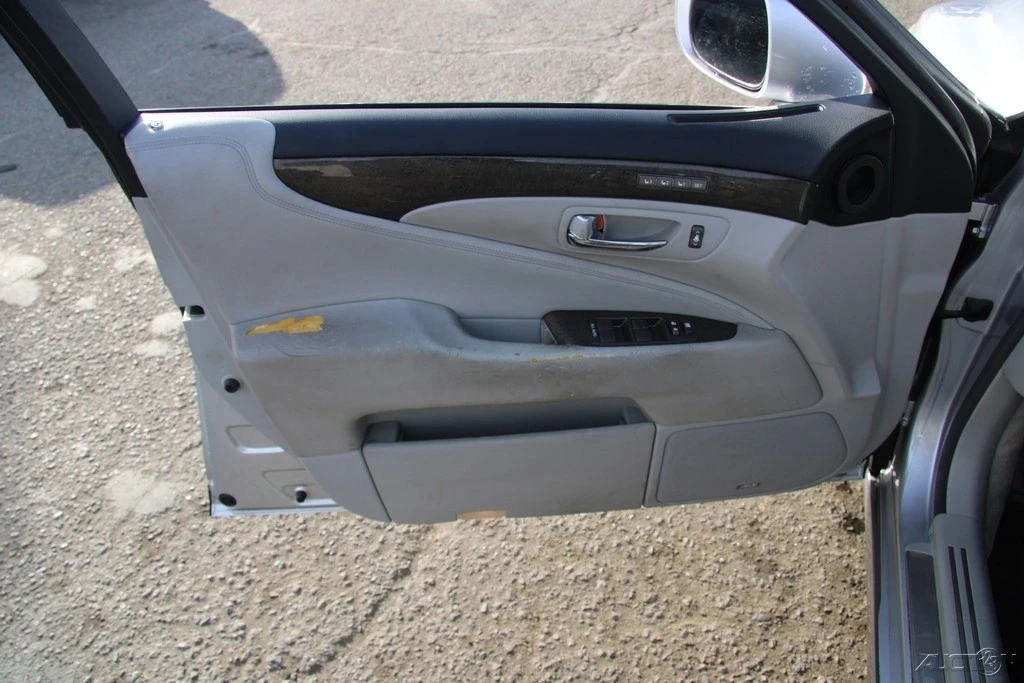 2010 Lexus LS 4th Gen - Image 13 of 21