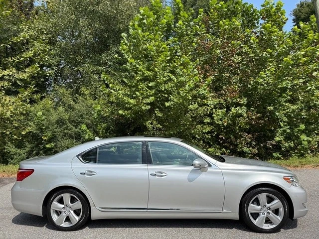 2010 Lexus LS 4th Gen - Image 5 of 31