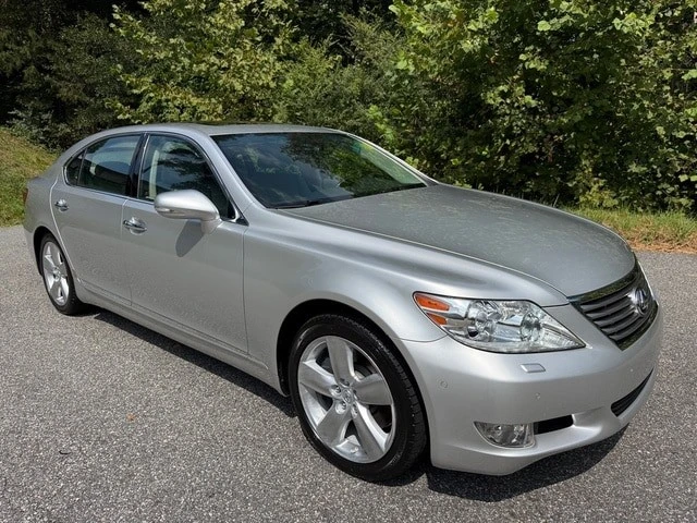 2010 Lexus LS 4th Gen - Image 4 of 31