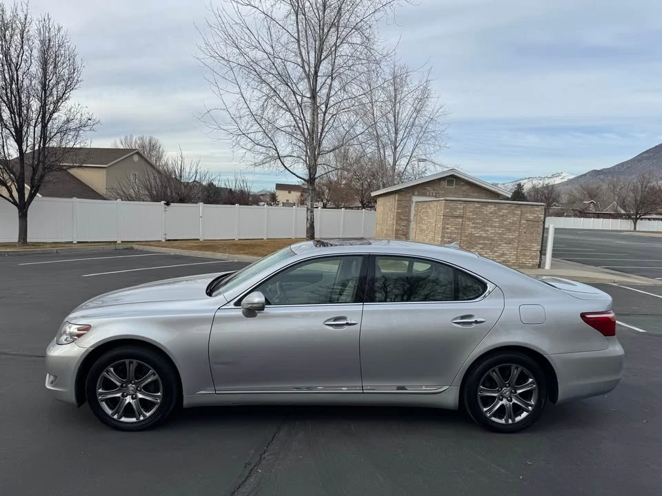2010 Lexus LS 4th Gen - Image 4 of 20
