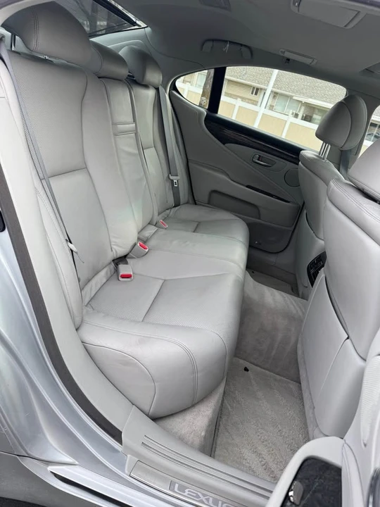 2010 Lexus LS 4th Gen - Image 13 of 20