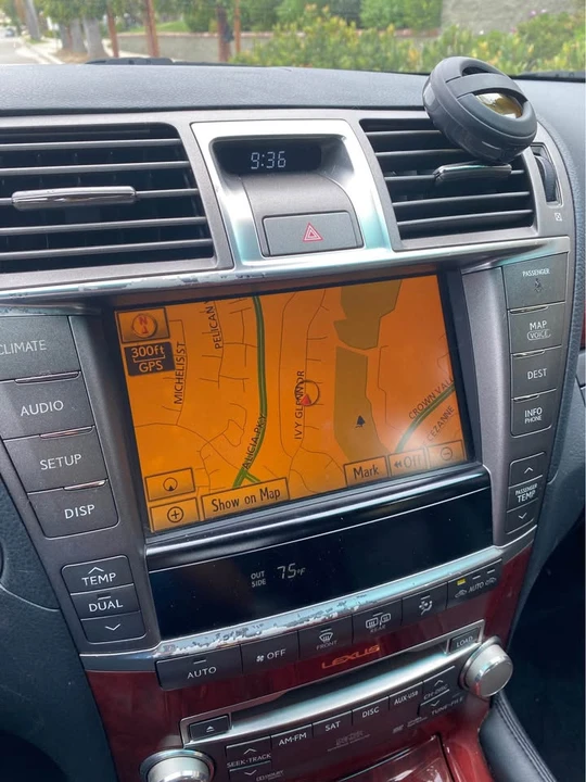 2010 Lexus LS 4th Gen - Image 16 of 20