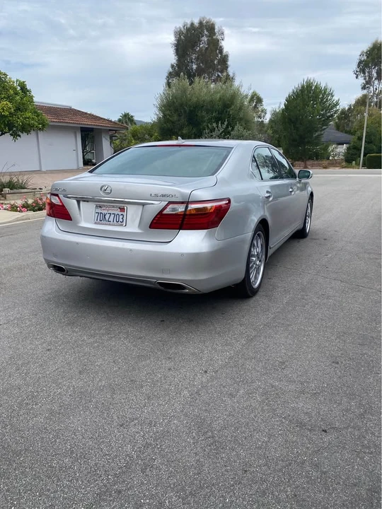 2010 Lexus LS 4th Gen - Image 19 of 20