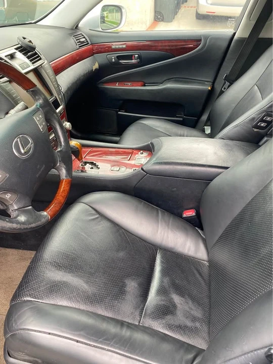 2010 Lexus LS 4th Gen - Image 14 of 20