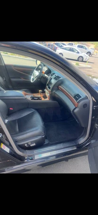 2010 Lexus LS 4th Gen - Image 4 of 6