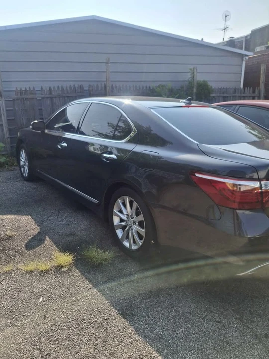 2010 Lexus LS 4th Gen - Image 2 of 8