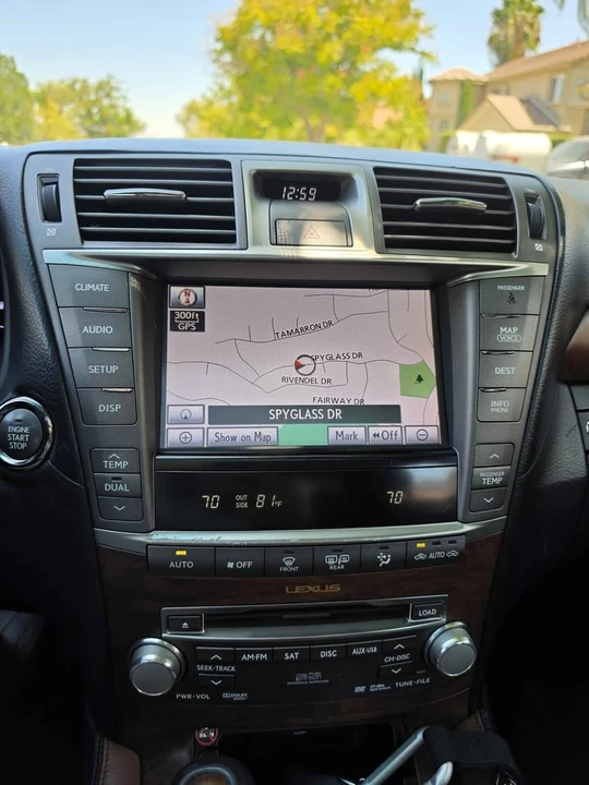 2010 Lexus LS 4th Gen - Image 16 of 20