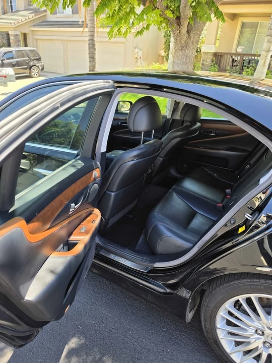 2010 Lexus LS 4th Gen - Image 10 of 20