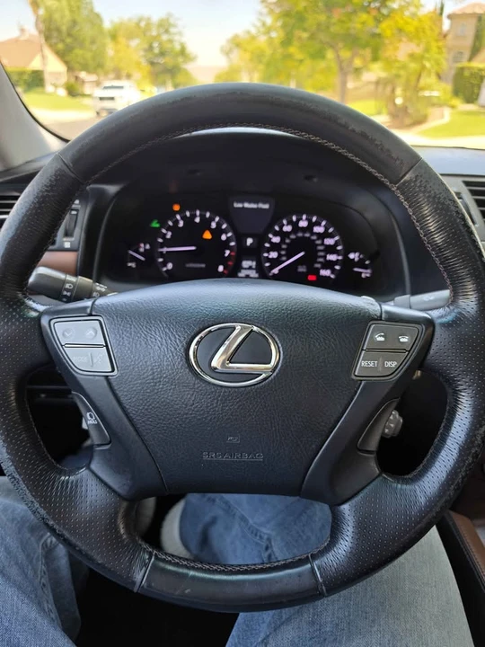 2010 Lexus LS 4th Gen - Image 14 of 20
