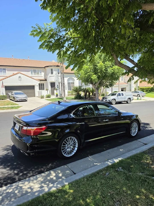 2010 Lexus LS 4th Gen - Image 6 of 20