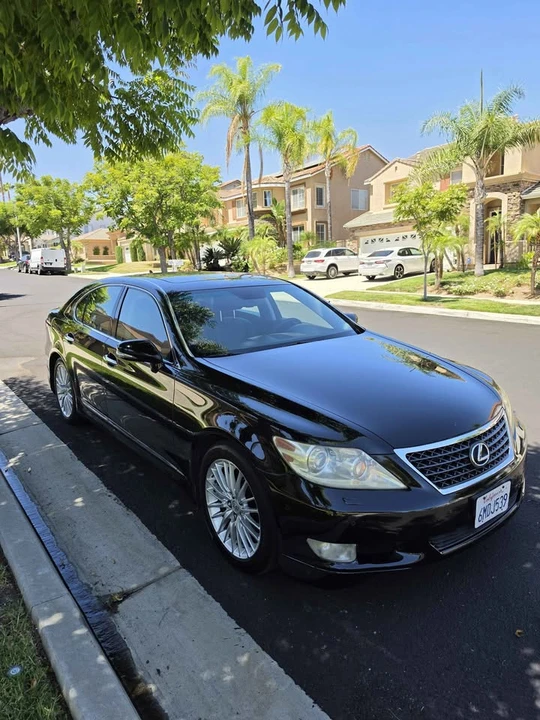 2010 Lexus LS 4th Gen - Image 4 of 20