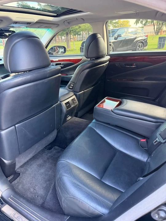 2010 Lexus LS 4th Gen - Image 12 of 13