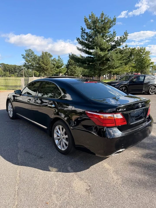 2010 Lexus LS 4th Gen - Image 7 of 13