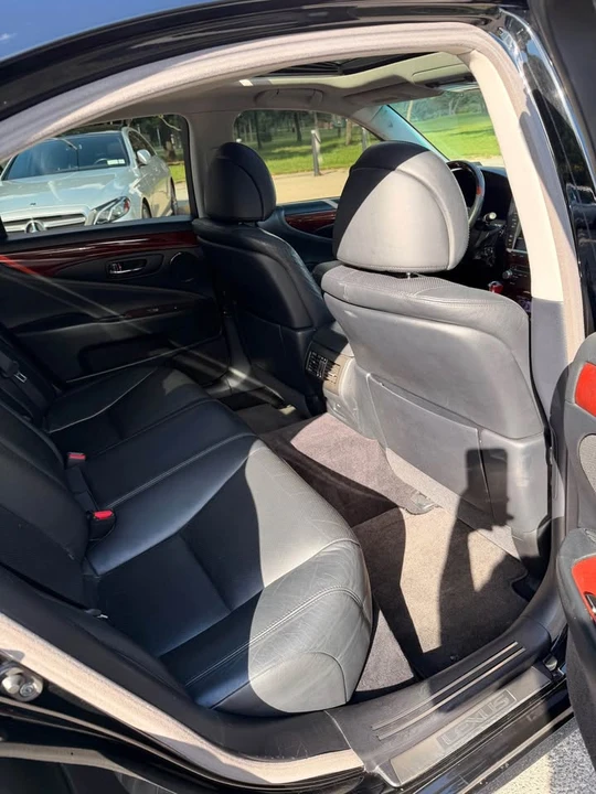 2010 Lexus LS 4th Gen - Image 11 of 13