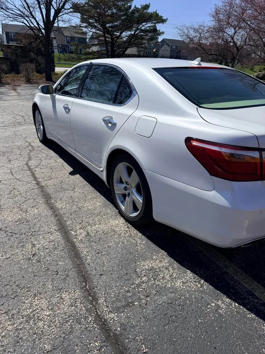 2010 Lexus LS 4th Gen - Image 7 of 14