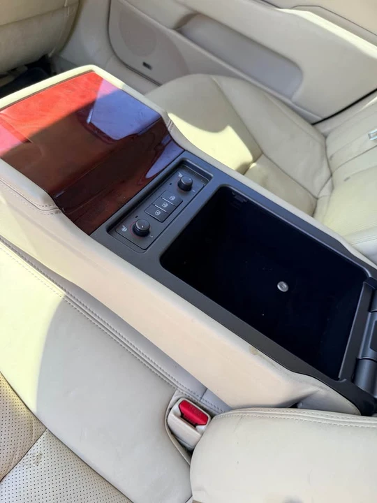 2010 Lexus LS 4th Gen - Image 11 of 14