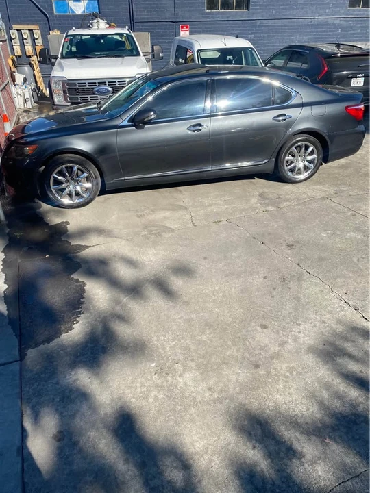 2010 Lexus LS 4th Gen - Image 9 of 10