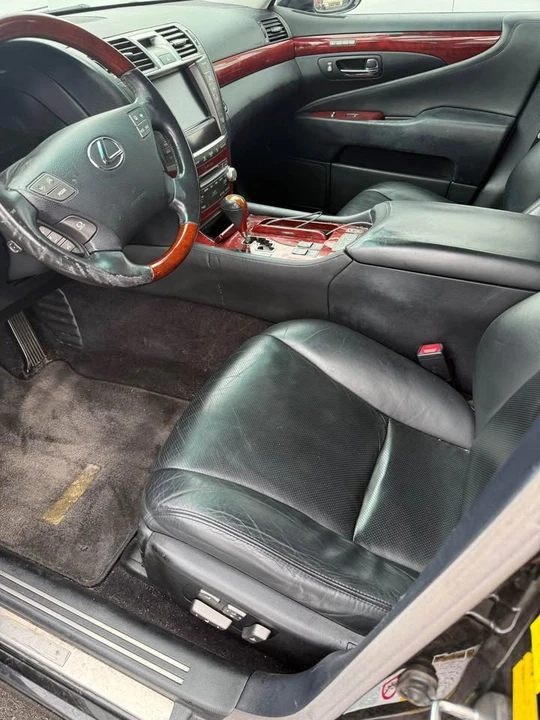 2010 Lexus LS 4th Gen - Image 5 of 6