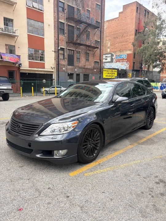 2010 Lexus LS 4th Gen - Image 4 of 15