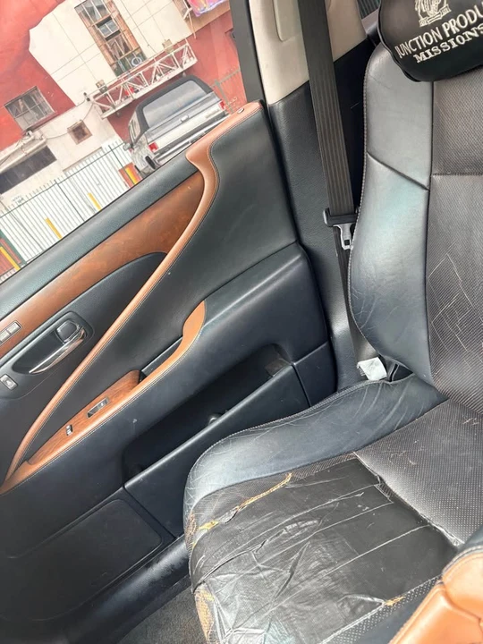 2010 Lexus LS 4th Gen - Image 7 of 15