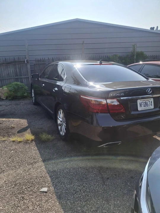 2010 Lexus LS 4th Gen - Image 5 of 8