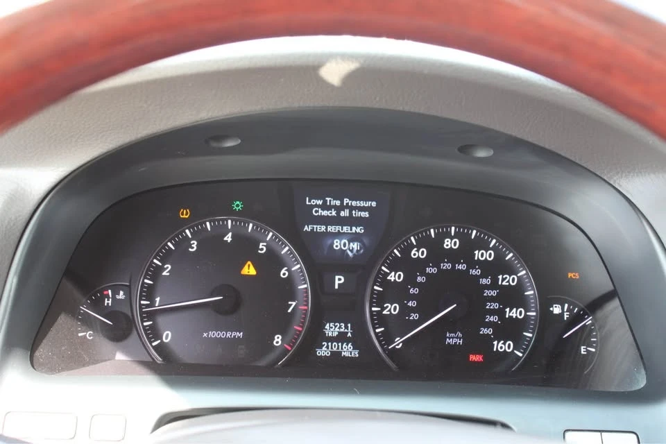 2010 Lexus LS 4th Gen - Image 18 of 20