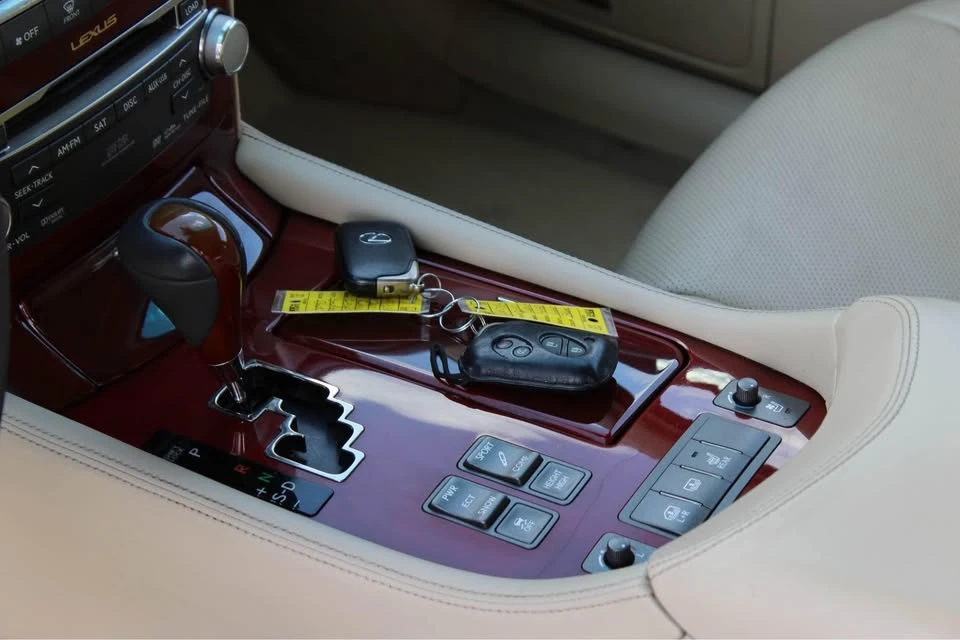 2010 Lexus LS 4th Gen - Image 12 of 20
