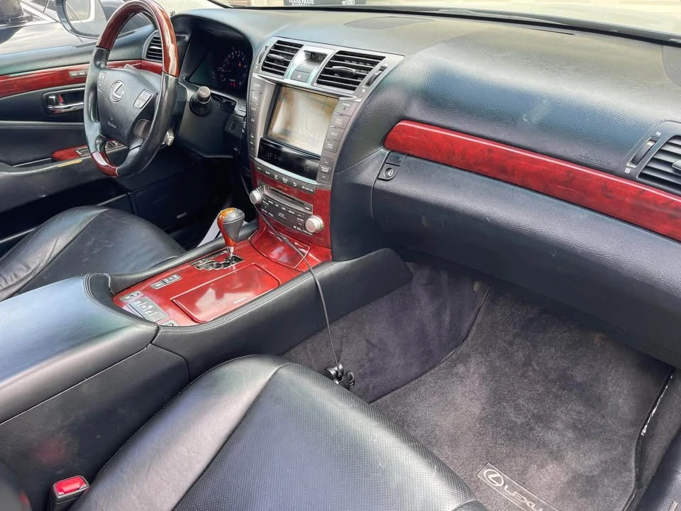 2010 Lexus LS 4th Gen - Image 10 of 20