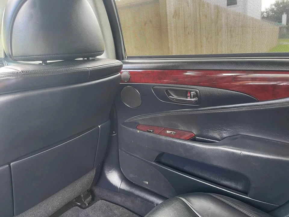 2010 Lexus LS 4th Gen - Image 16 of 20