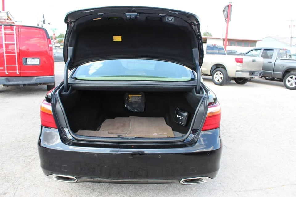 2010 Lexus LS 4th Gen - Image 15 of 20