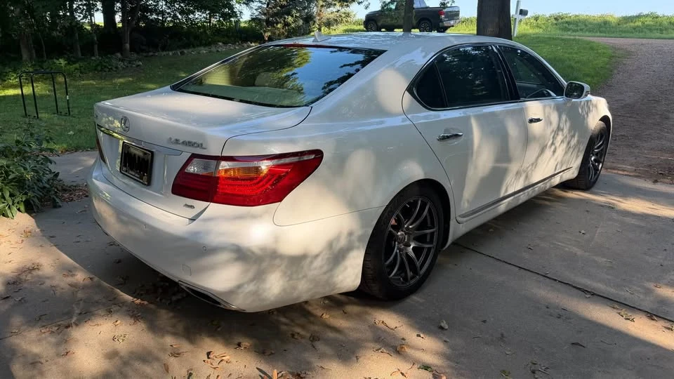 2010 Lexus LS 4th Gen - Image 3 of 8