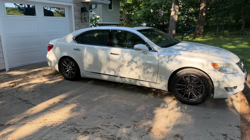 2010 Lexus LS 4th Gen - Image 2 of 8