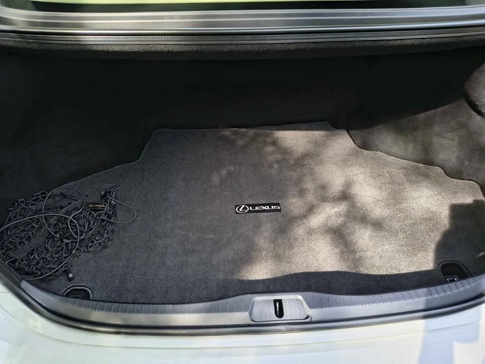 2010 Lexus LS 4th Gen - Image 11 of 20