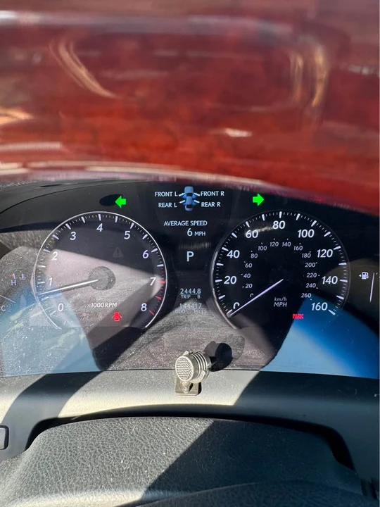 2010 Lexus LS 4th Gen - Image 14 of 15