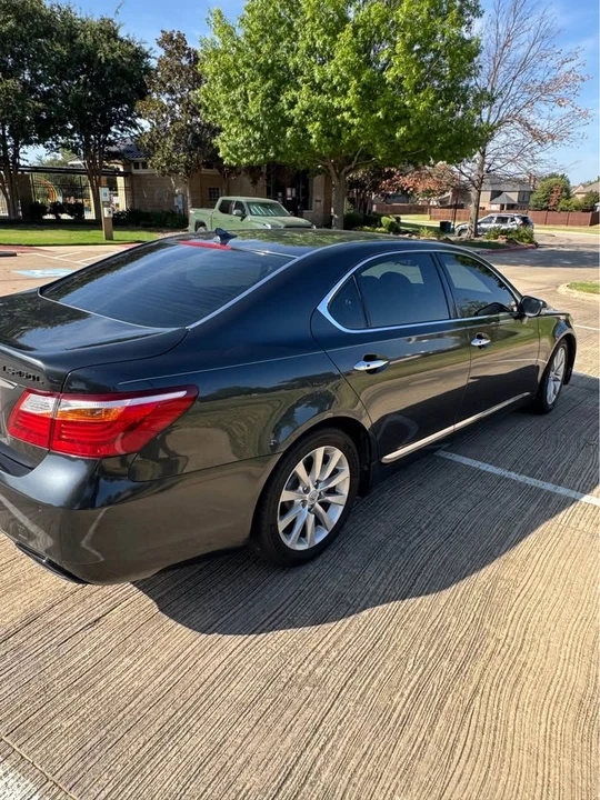 2010 Lexus LS 4th Gen - Image 7 of 15