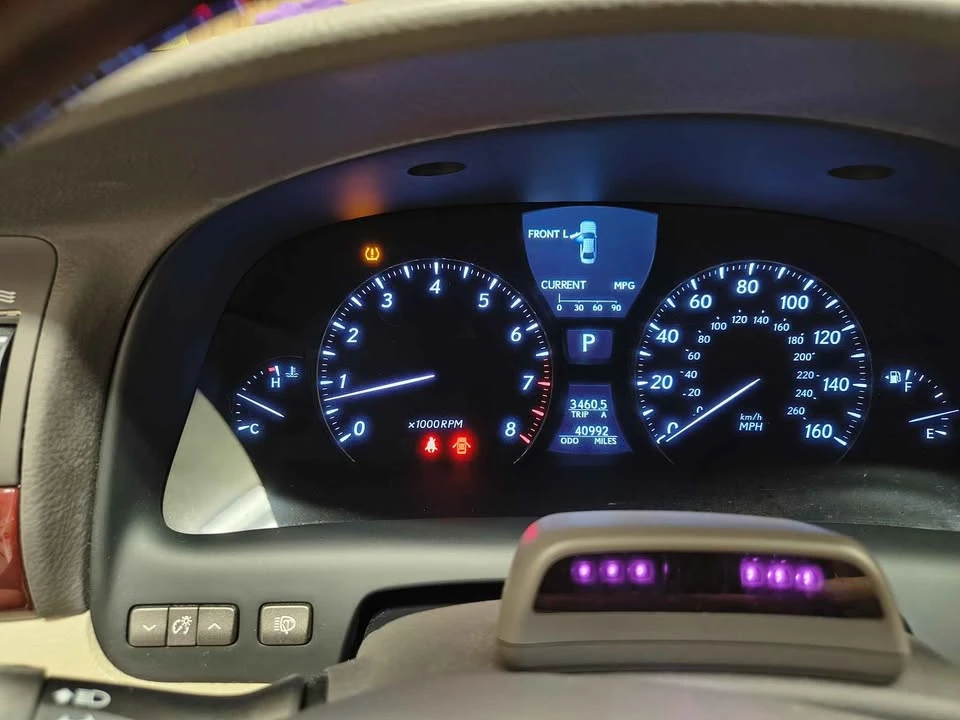 2010 Lexus LS 4th Gen - Image 15 of 20