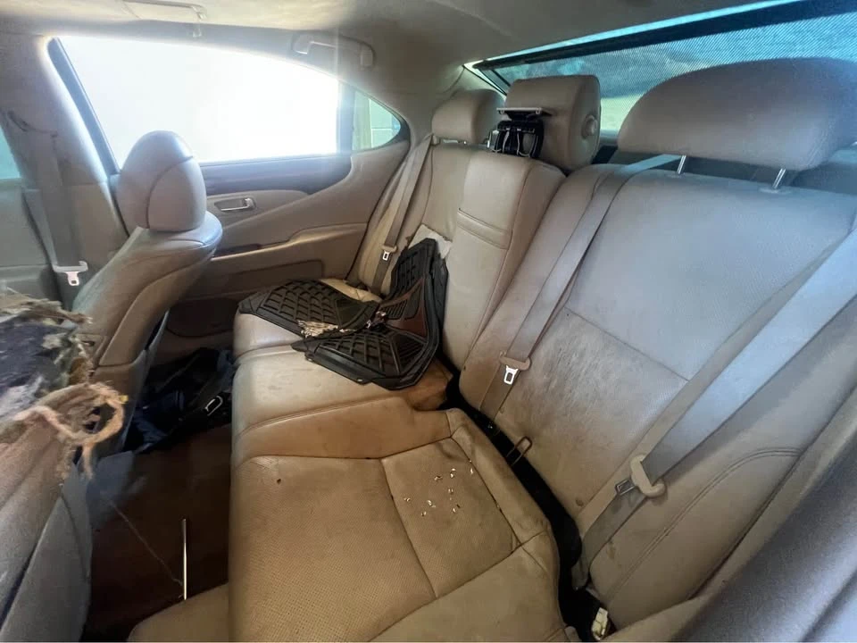 2010 Lexus LS 4th Gen - Image 4 of 4