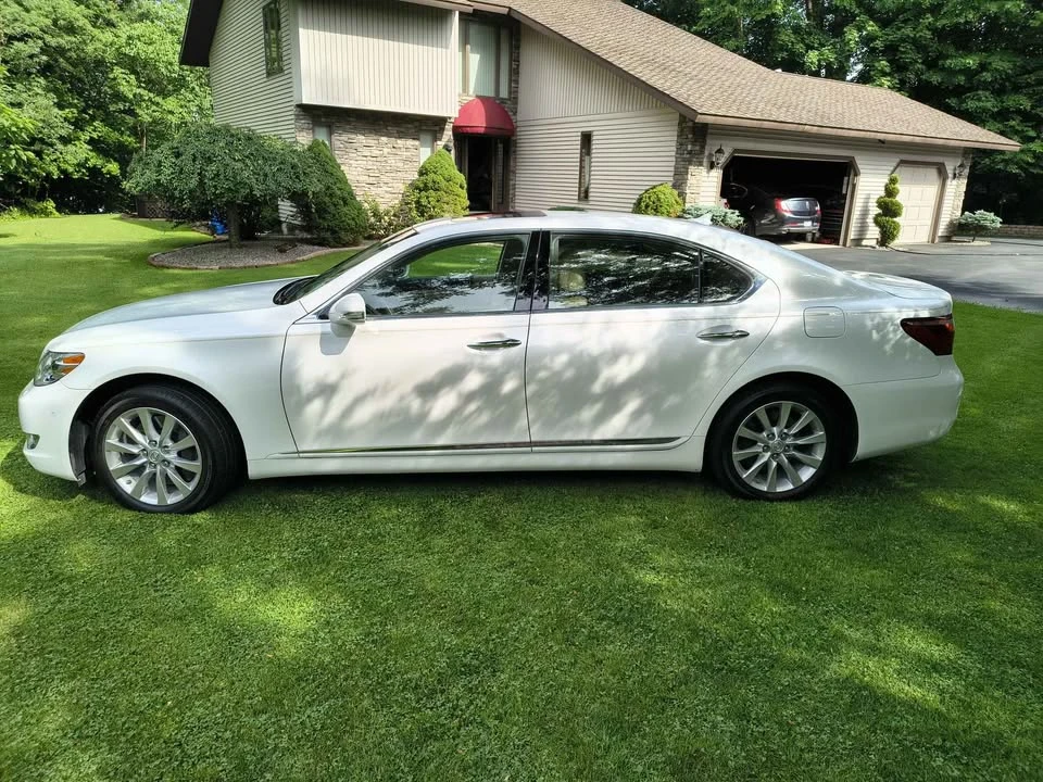 2010 Lexus LS 4th Gen - Image 3 of 20