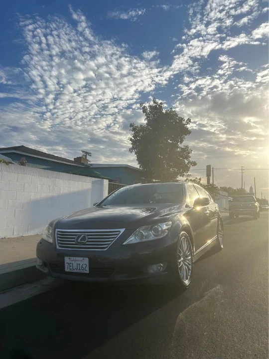 2010 Lexus LS 4th Gen - Image 2 of 10