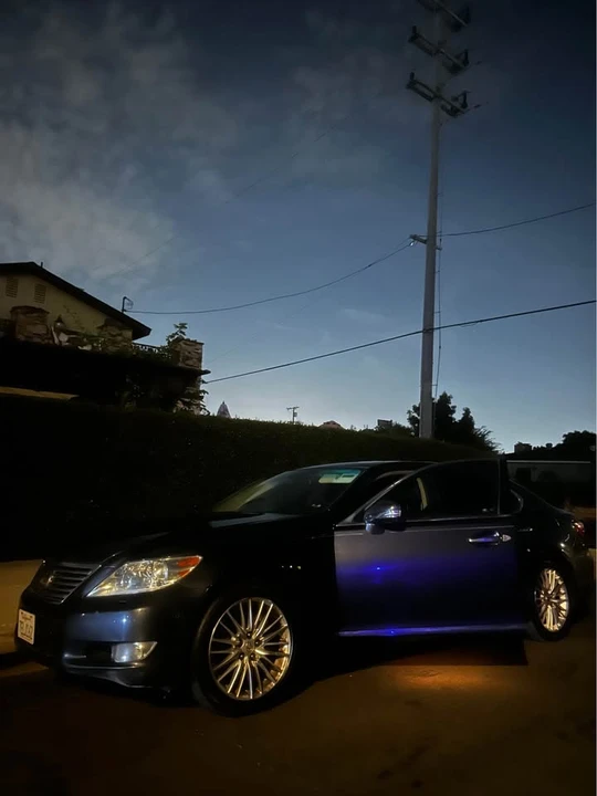 2010 Lexus LS 4th Gen - Image 4 of 10