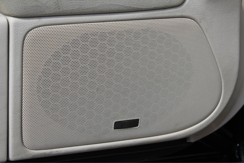 2010 Lexus LS 4th Gen - Image 13 of 20