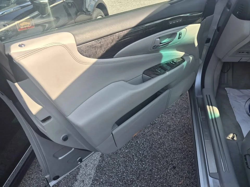 2010 Lexus LS 4th Gen - Image 4 of 10