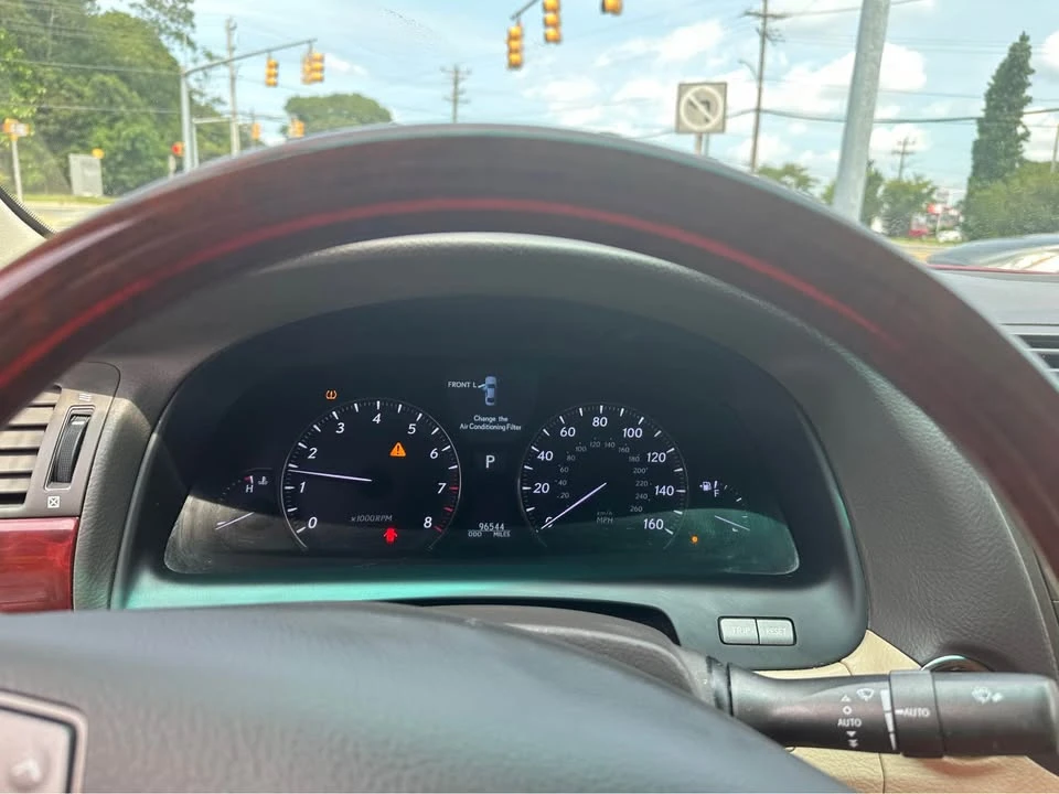 2010 Lexus LS 4th Gen - Image 8 of 12