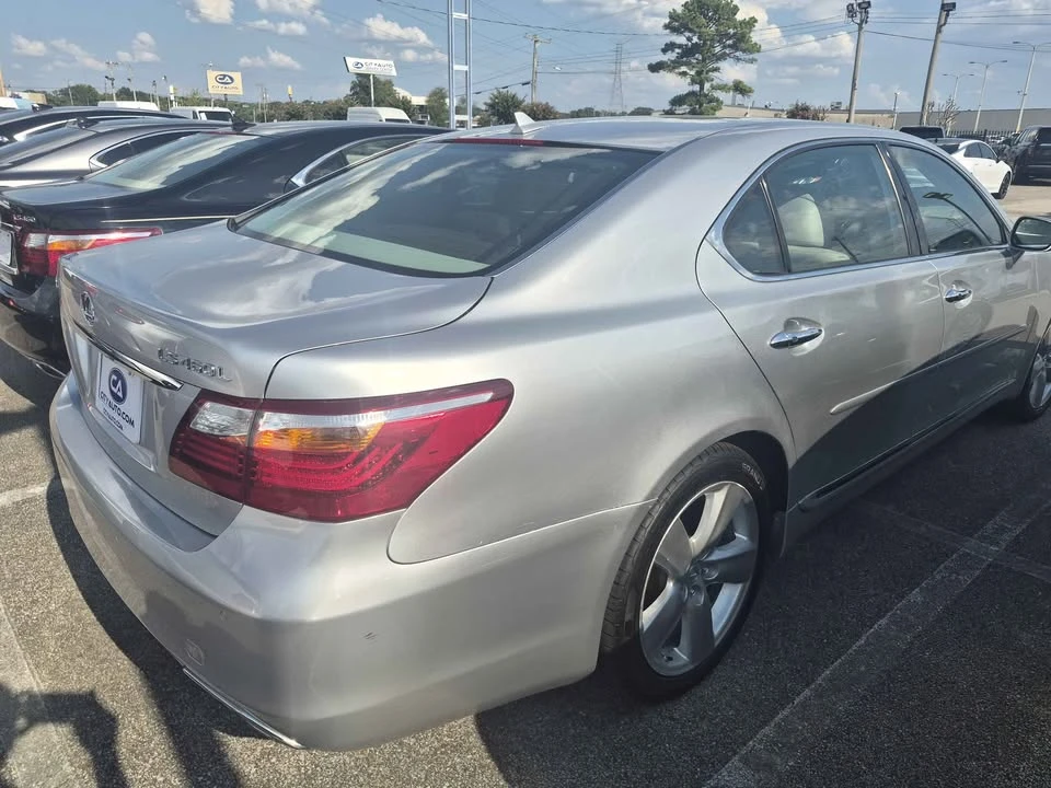 2010 Lexus LS 4th Gen - Image 9 of 10