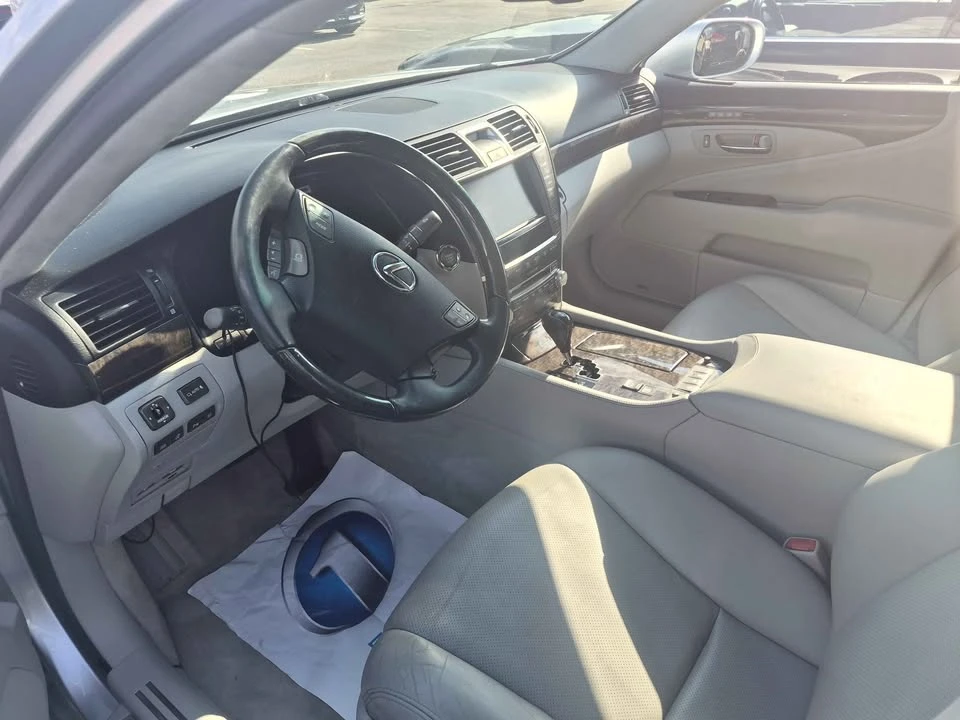 2010 Lexus LS 4th Gen - Image 3 of 10