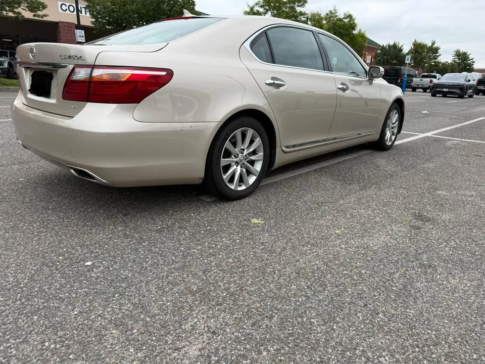 2010 Lexus LS 4th Gen - Image 6 of 12