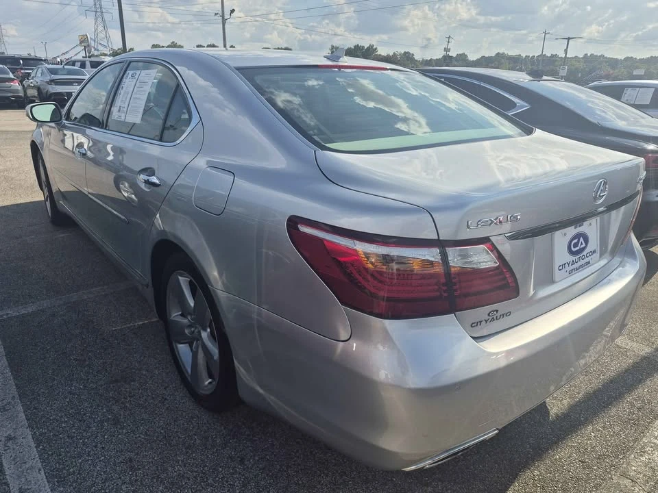 2010 Lexus LS 4th Gen - Image 8 of 10