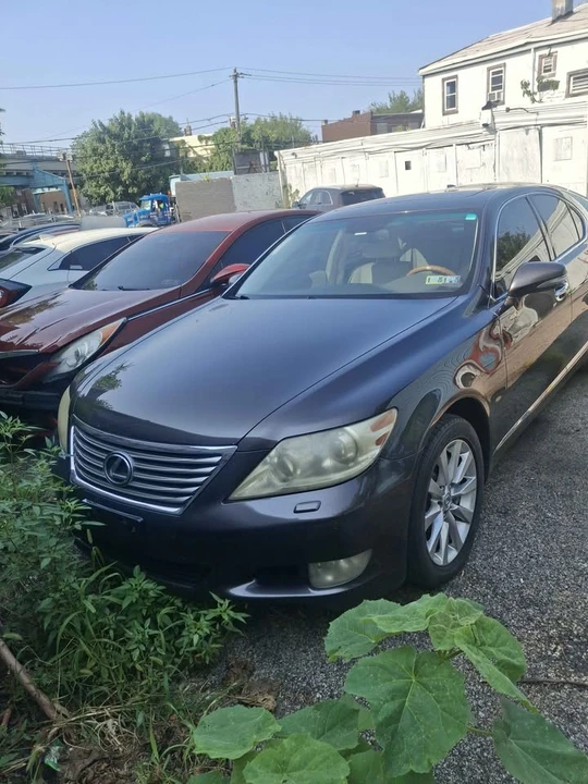2010 Lexus LS 4th Gen - Image 4 of 6