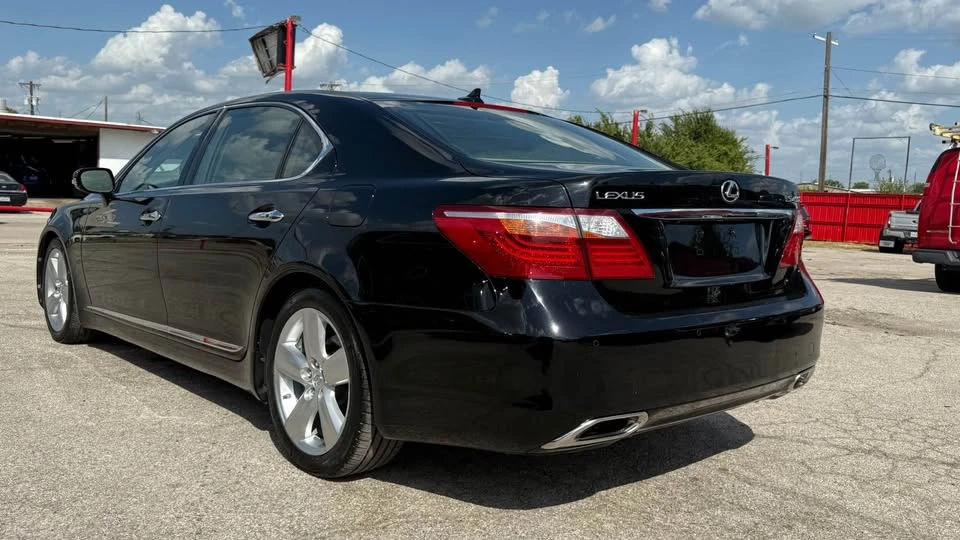 2010 Lexus LS 4th Gen - Image 5 of 20